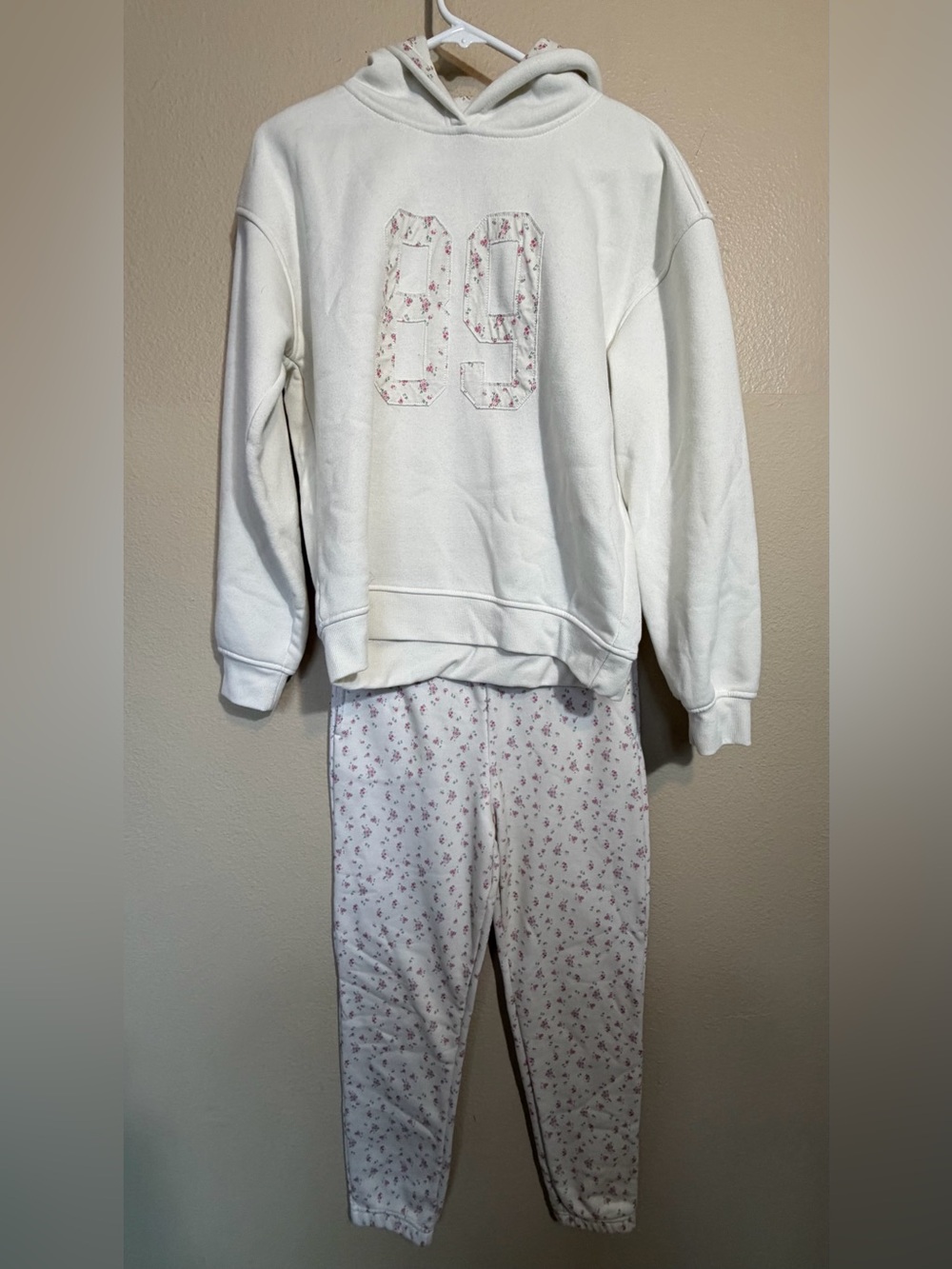 Girls XL Full Tilt 89 Ditsy Fill Hoodie and sweat pants